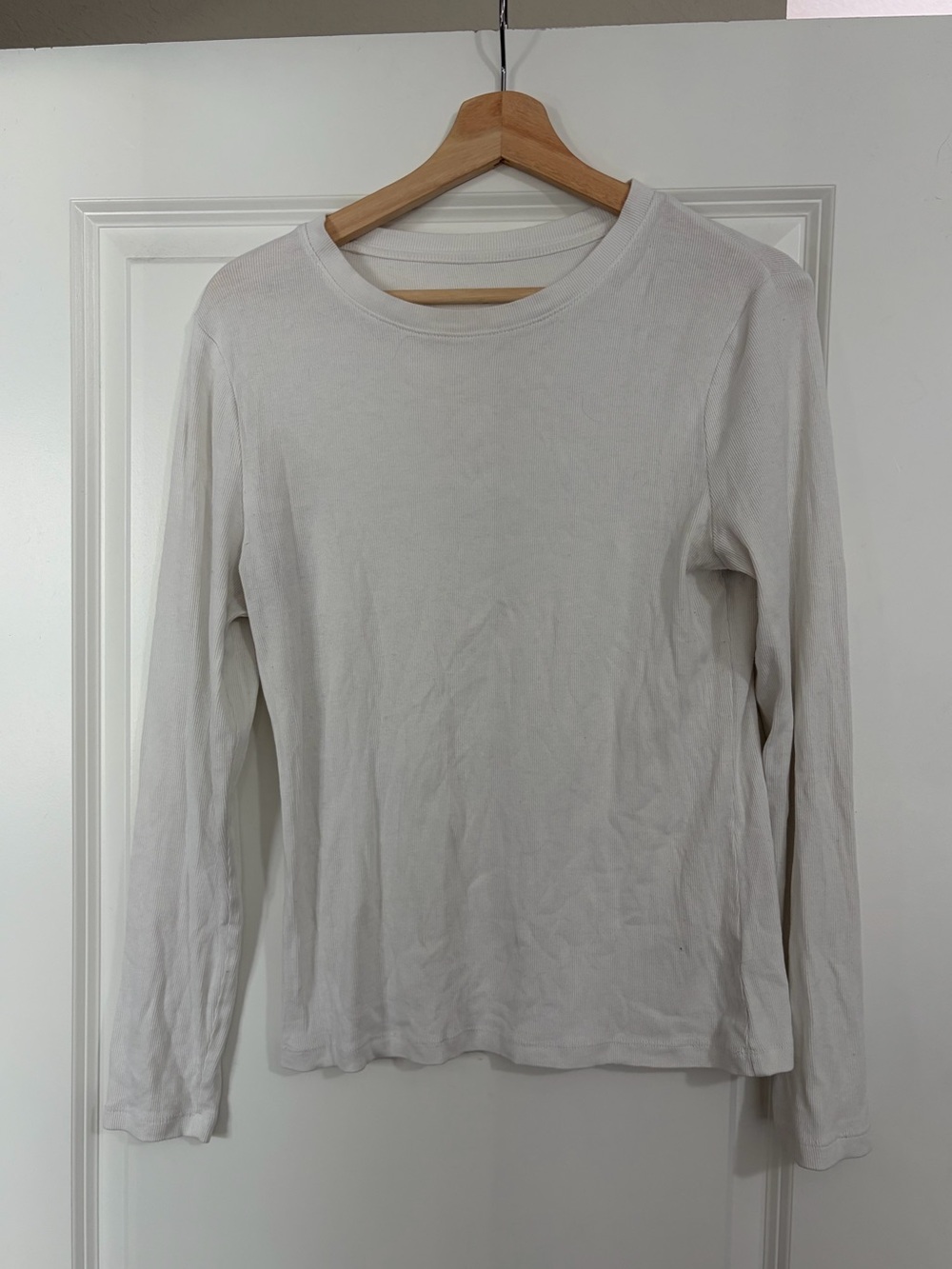 White long-sleeved tee